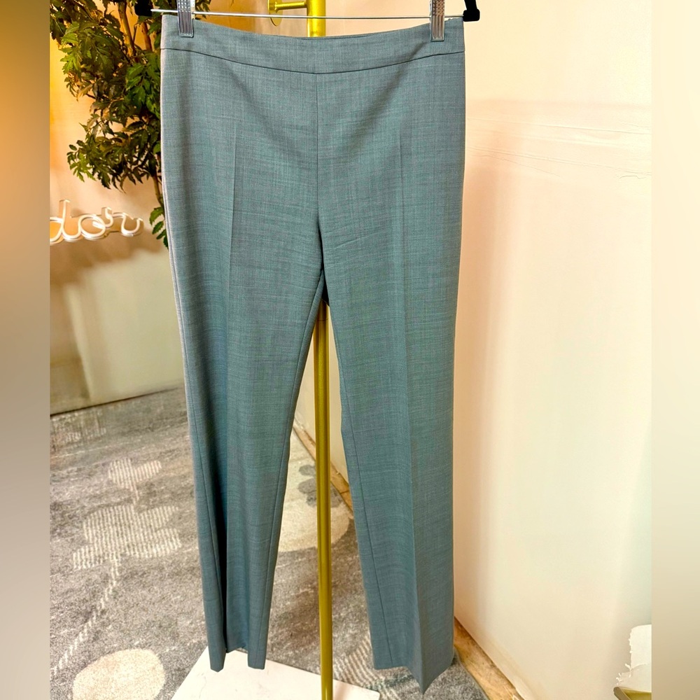 MaxMara Gray Wool Dress Pants - Size 8 (Made in Italy) ✨